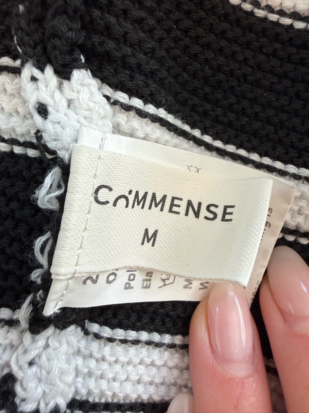 Commense Black and White Striped Cropped Cardigan - Picture 3 of 4